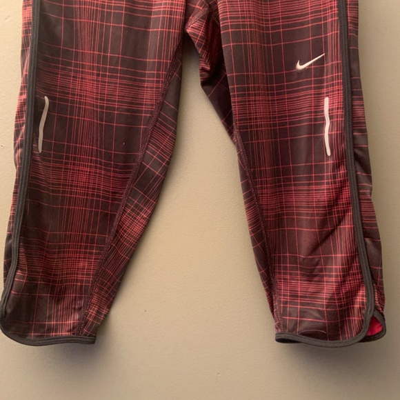 Nike 3/4 Length Athletic Leggings- Women’s Size XS - Picture 4 of 7